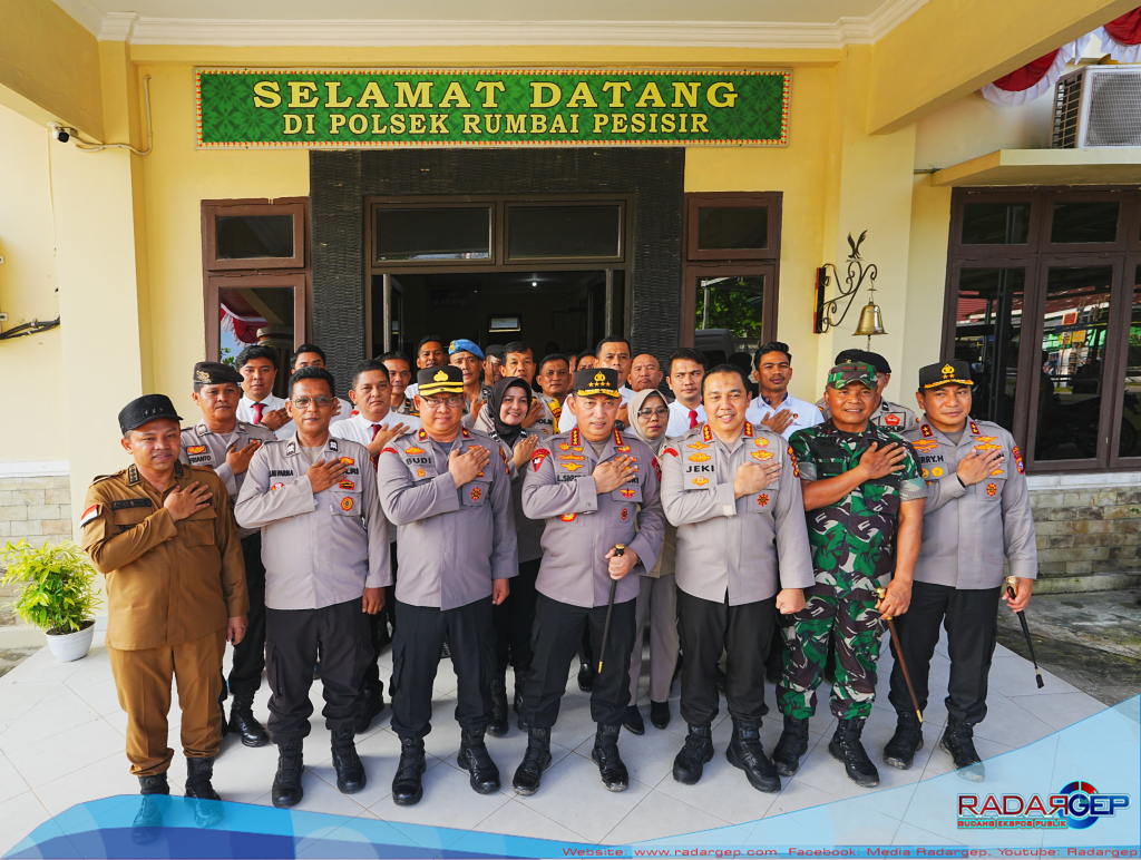 Pastikan Pelayanan Optimal, Kapolri Kunjungi Polsek Rumbai Pesisir